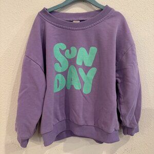 “Sunday” Lavender Graphic Sweatshirt – Size 110 (4-5 Years)